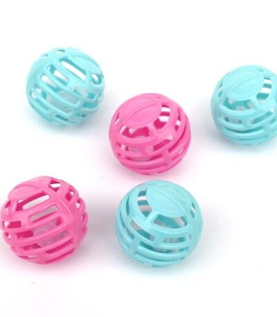Ball toy suitable for babies and cats